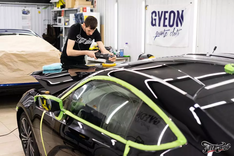 Toyota GT86. Восстановительная полировка кузова и нанесение кварцевого состава Gyeon.